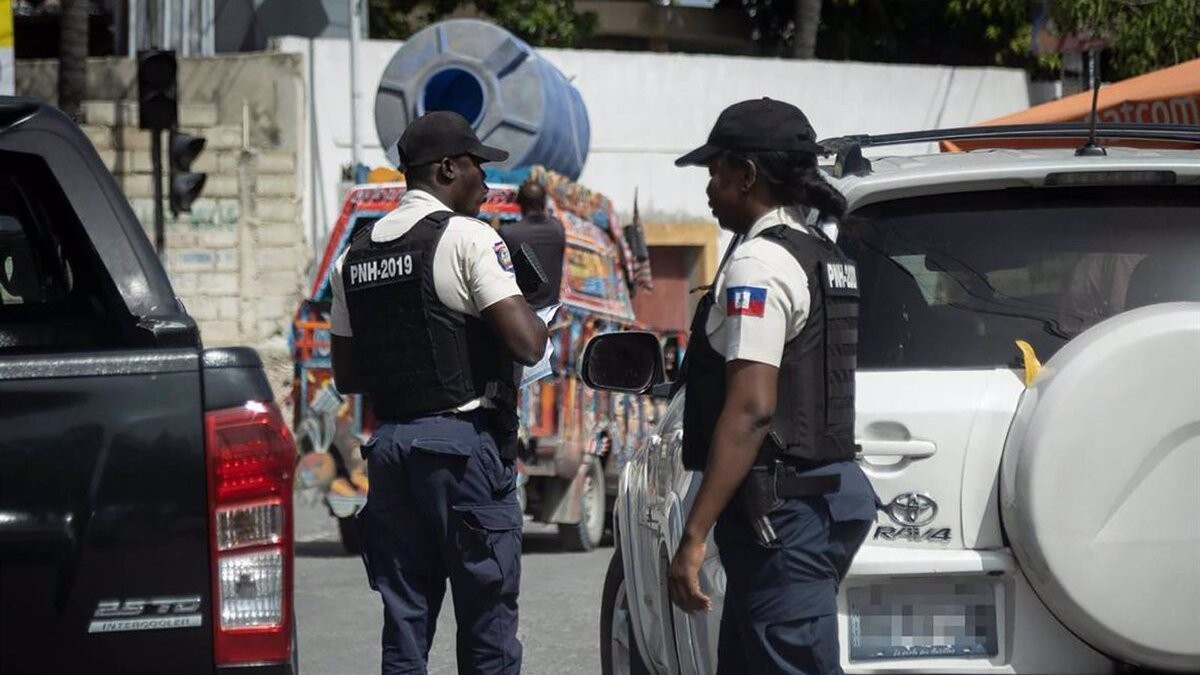 Les bandes criminals assalten la principal presó d'Haití i criden a la revolució