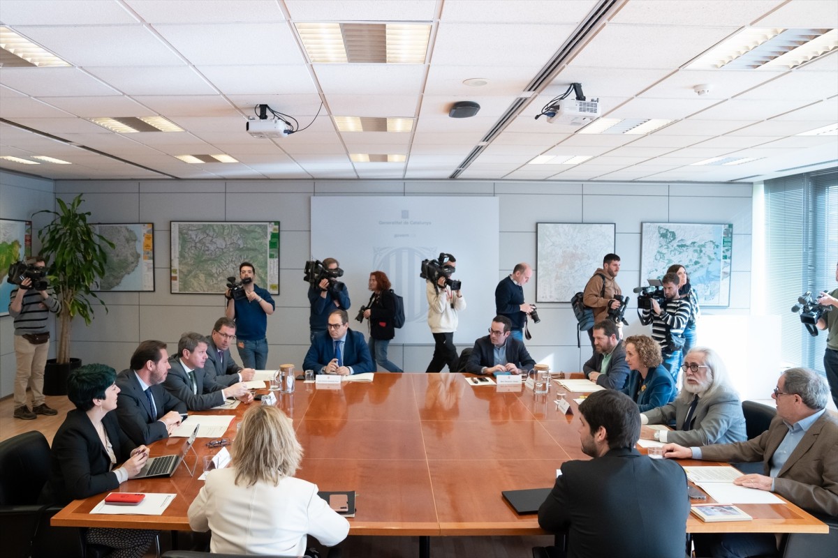 Puente i Capella en la reunió d'aquest dilluns sobre Rodalies a Barcelona  - David Zorrakino / Europa Press