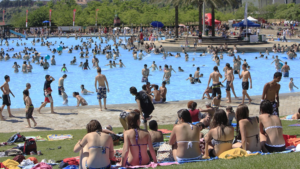Obrir les piscines municipals a l'estiu obligarà a flexibilitzar el pla de sequera
