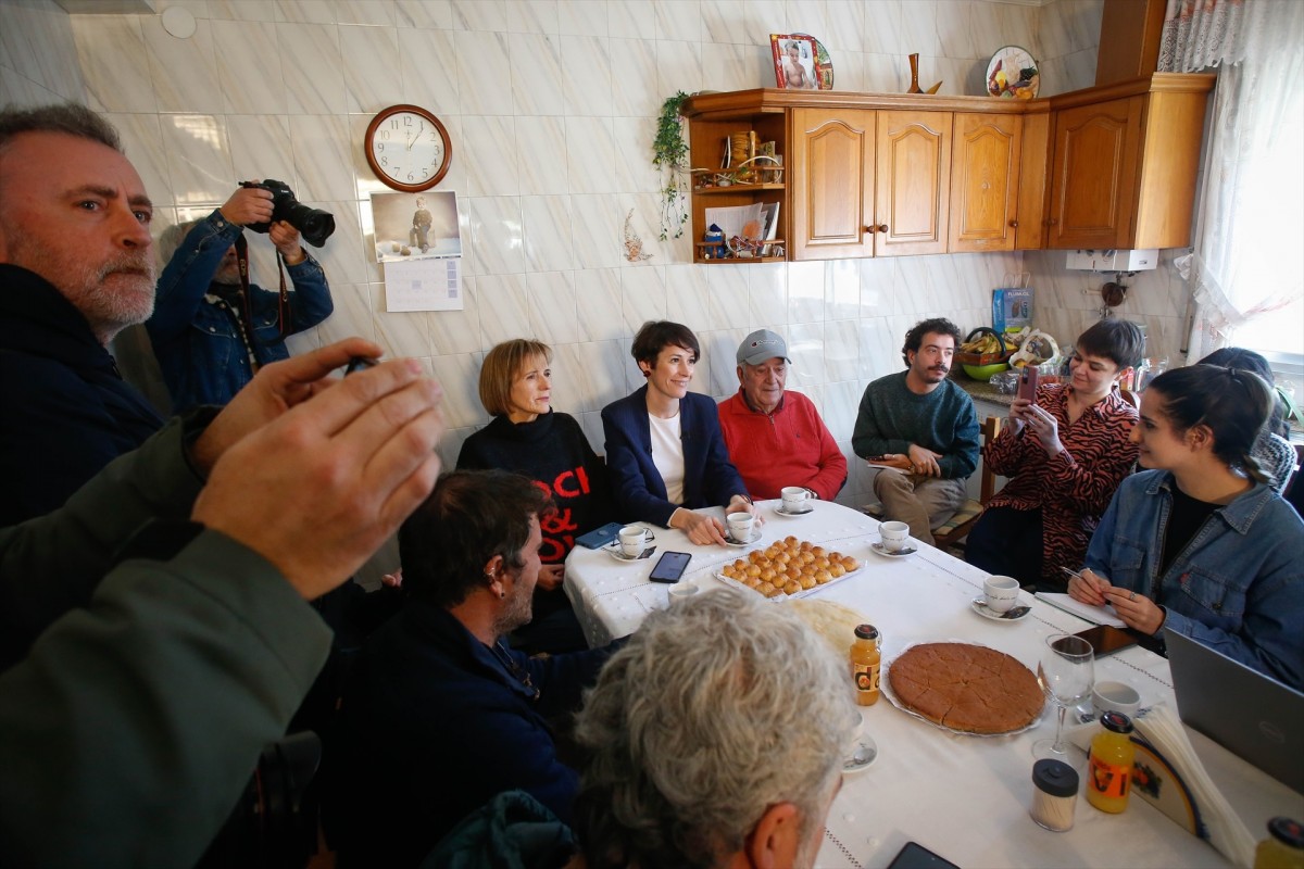 Ana Pontón, en l'acte d'inici de campanya a casa dels seus pares - Carlos Castro / Europa Press