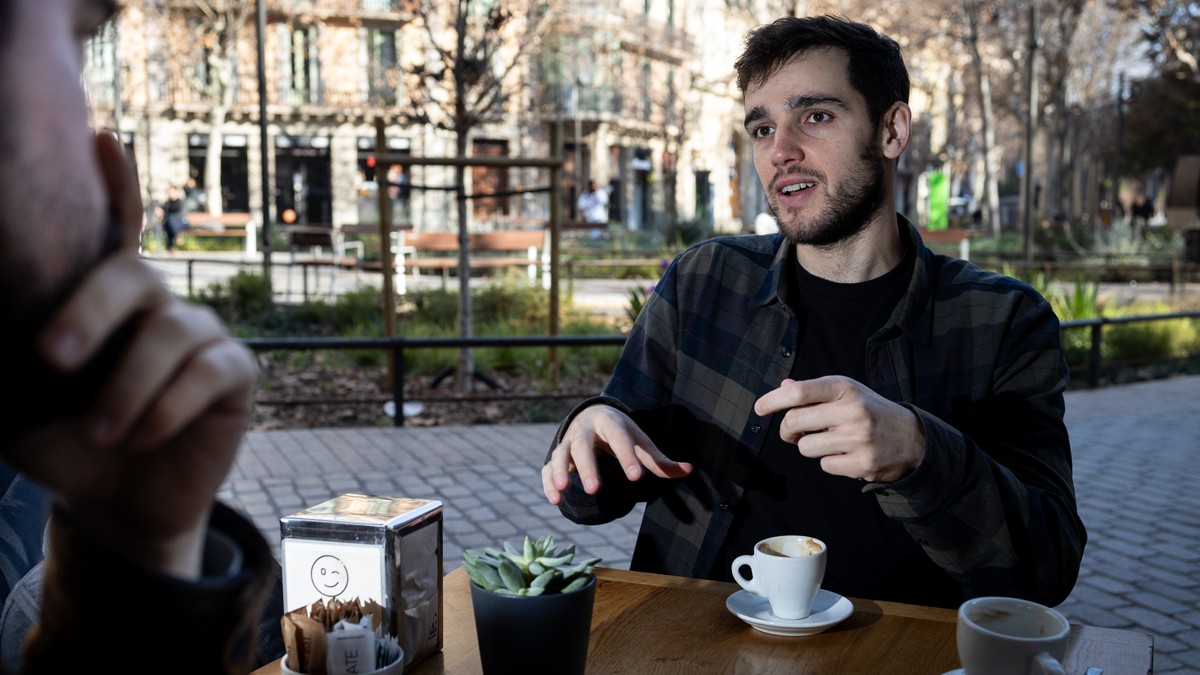 Pau Cusí: «Em tocaria els collons que li fotin l'etiqueta de llibre fet per algú que fa tuits»