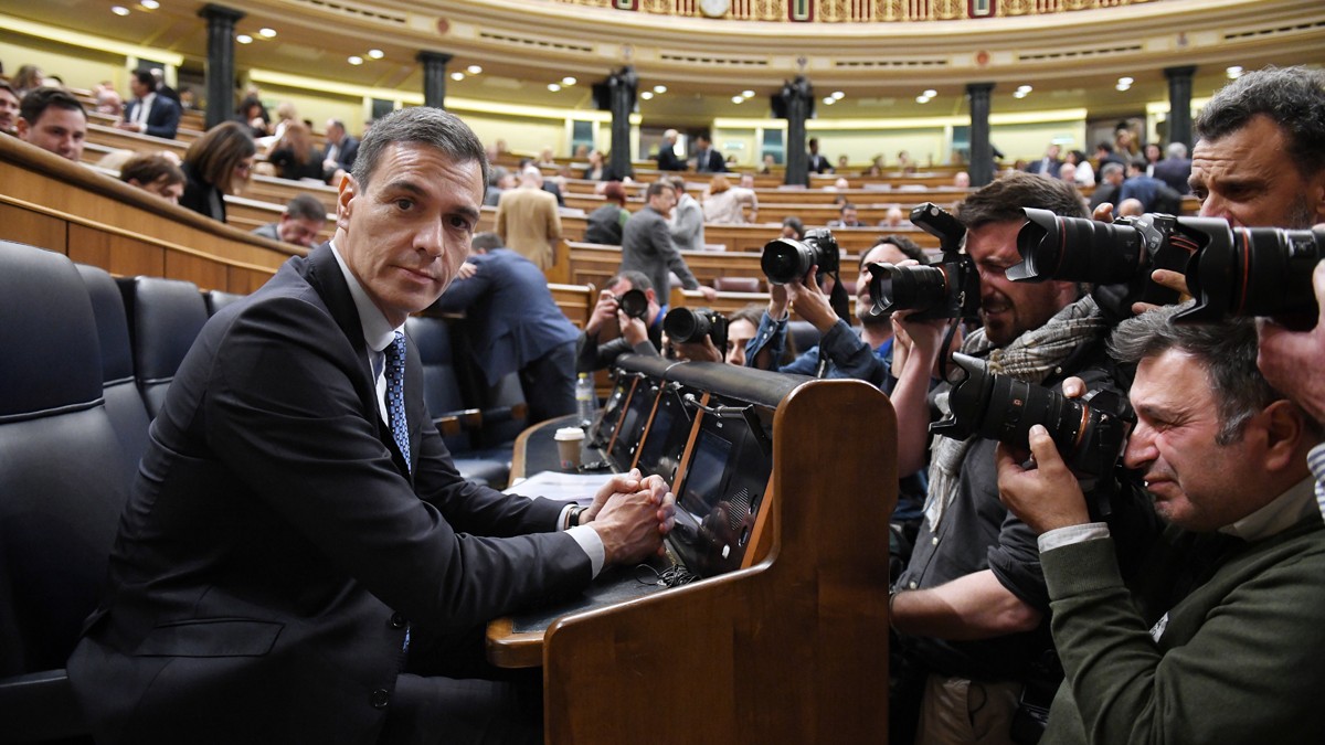 Sánchez dispara contra Feijóo: li exigeix la dimissió d'Ayuso i li retreu la relació amb un narcotraficant