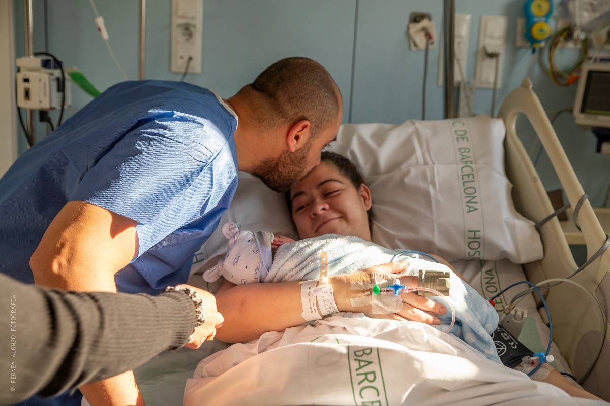 Neix a l'Hospital Clínic un nadó gestat en un úter trasplantat i cedit per la seva àvia