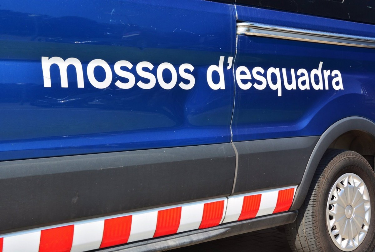 Intercanvi de trets a Sarrià entre una mossa i un presumpte narcotraficant
