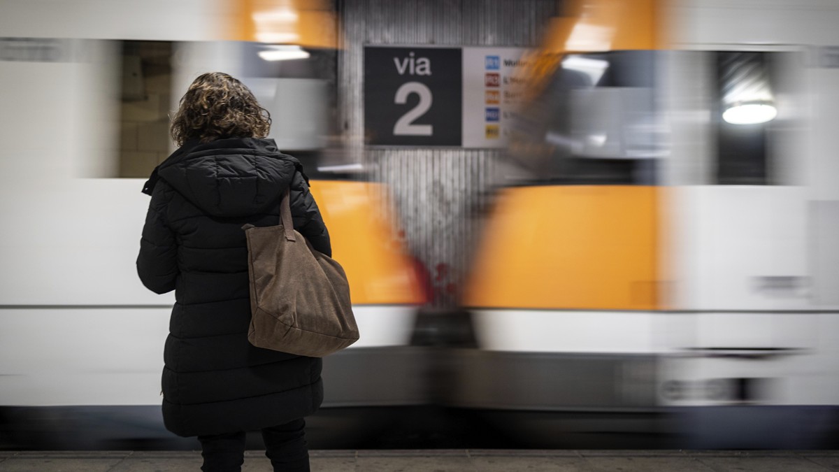 Retards en cinc línies de Rodalies per una incidència a Barcelona