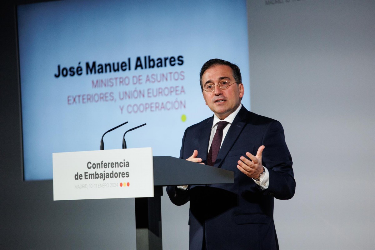 El govern espanyol anima el cos diplomàtic a continuar treballant per l'oficialitat del català