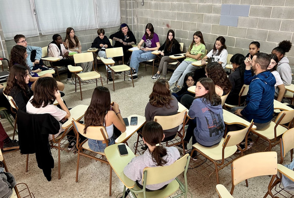 Educació es compromet a millorar les condicions dels mestres després de l'informe PISA