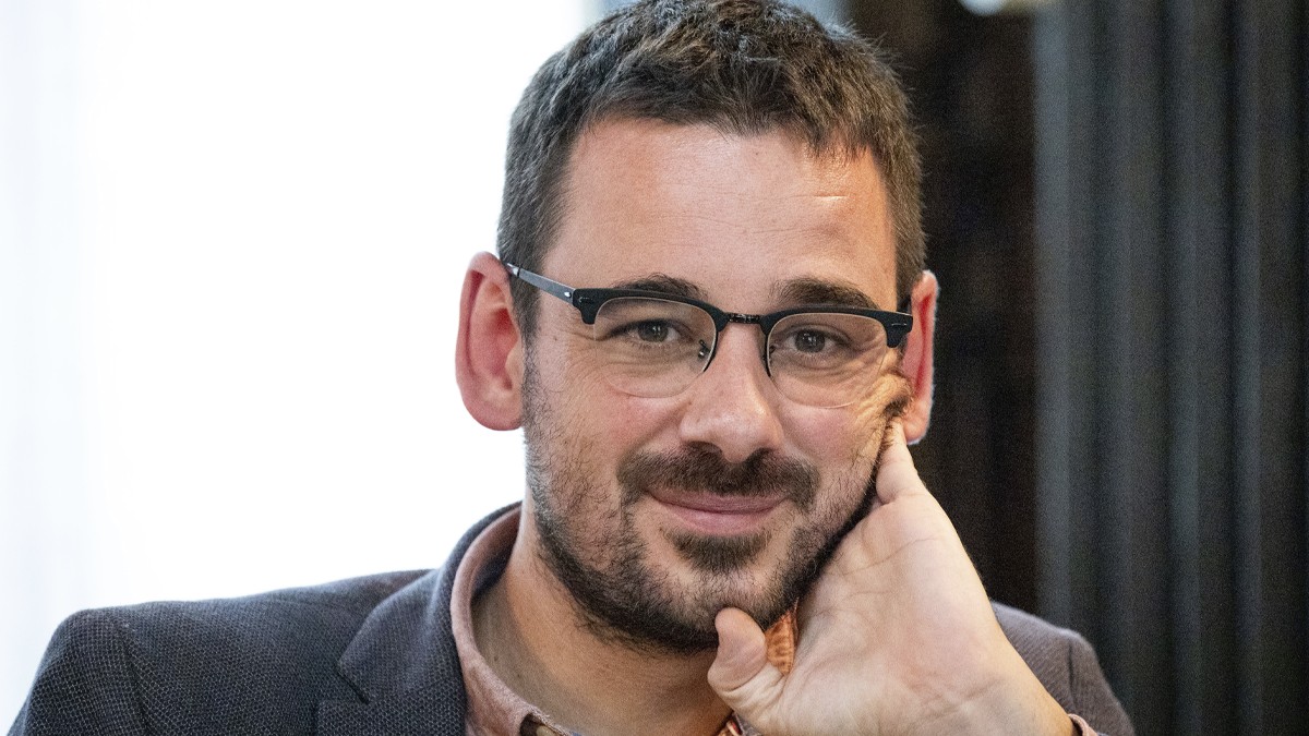 Lluc Salellas durant l'entrevista amb Nació - Hugo Fernández