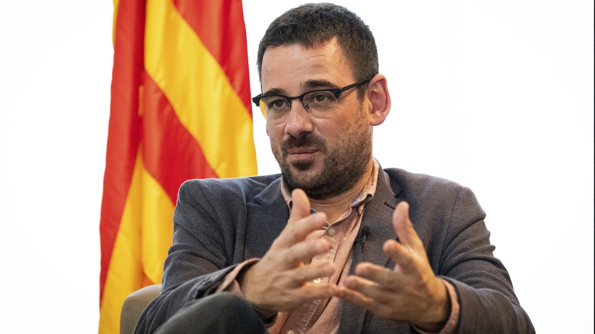 Lluc Salellas durant l'entrevista amb Nació - Hugo Fernández