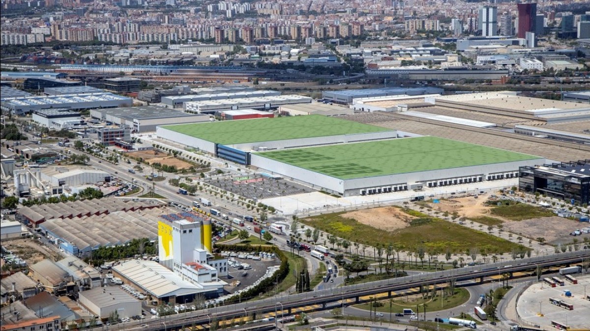 El Port de Barcelona impulsa el parc fotovoltaic sobre coberta més gran d'Europa