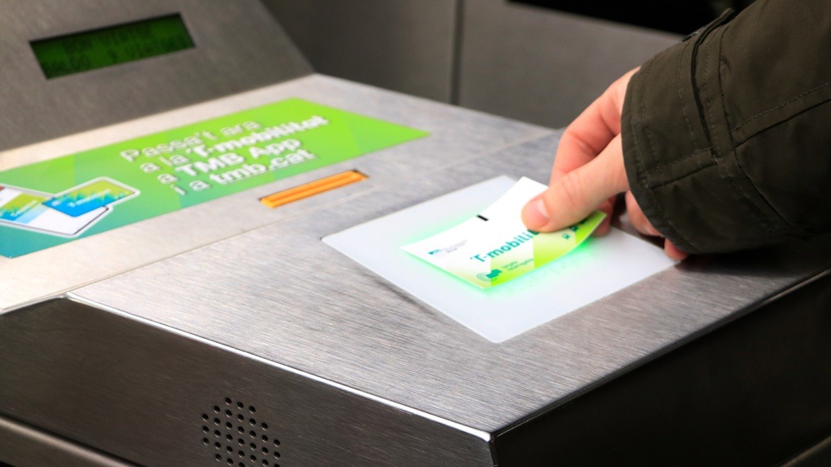 Què és i qui haurà de fer servir la nova T-metropolitana?