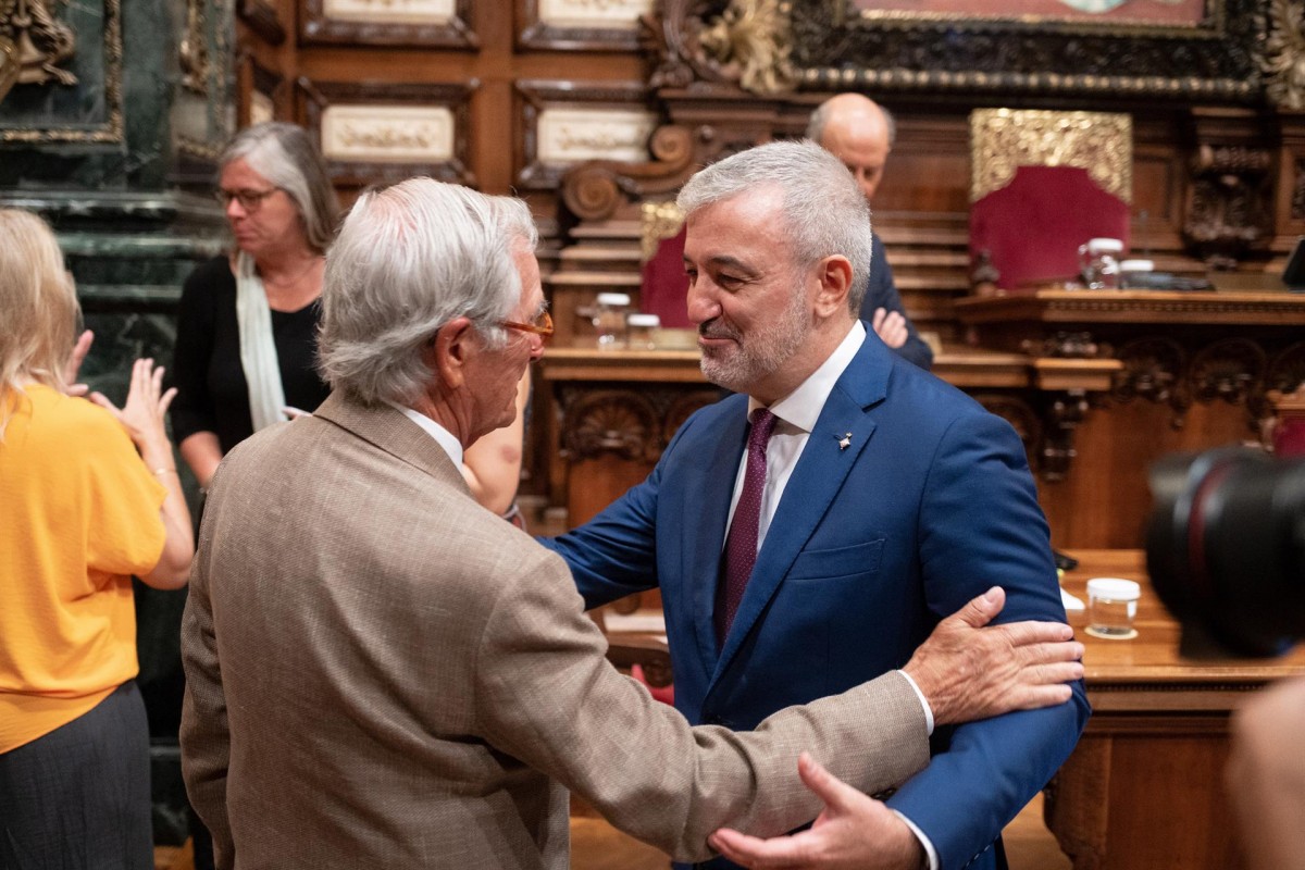 Junts tempta Collboni amb l'ampliació de l'aeroport i l'augment de la inversió per la Fórmula 1