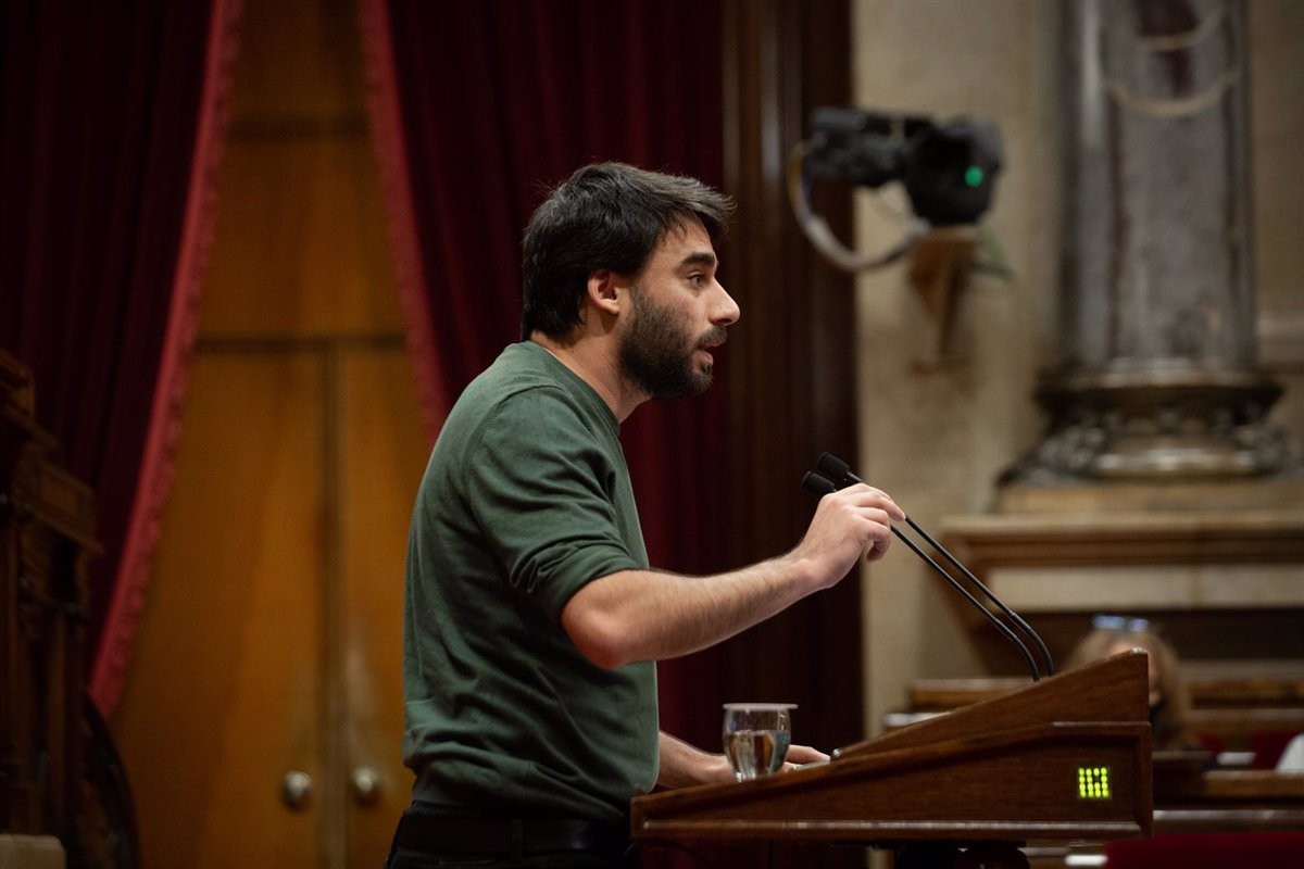 Detingut per apunyalar un home a la plaça dels Àngels de Barcelona