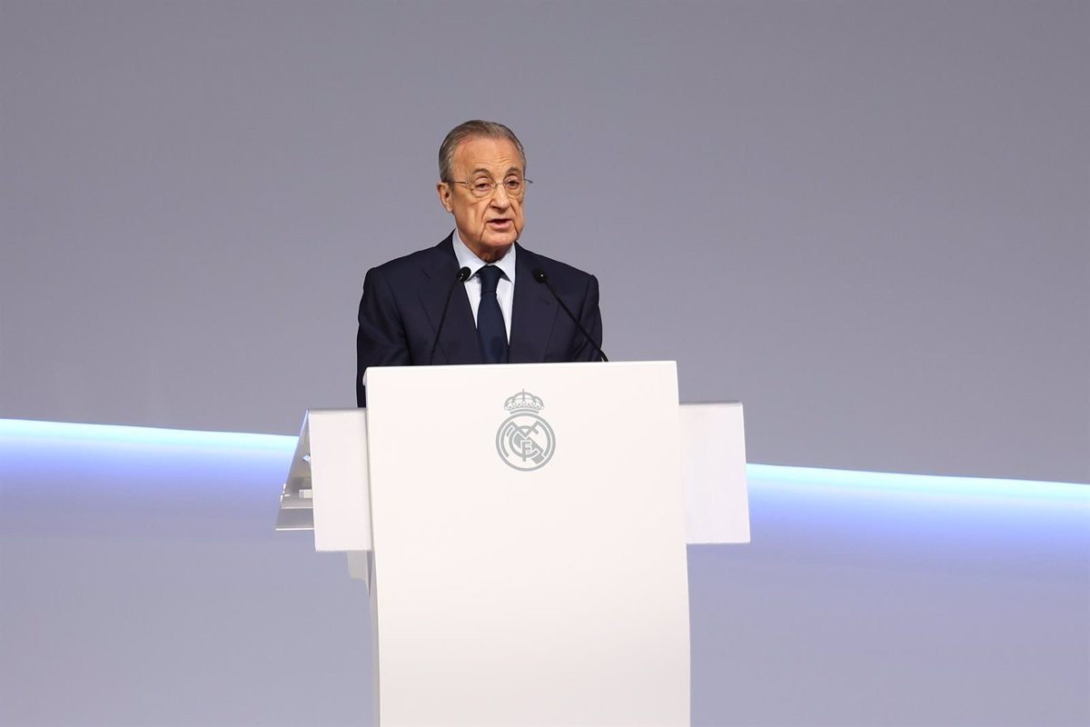 Florentino insisteix amb la Superlliga: «O reaccionem o el futbol no sobreviurà»
