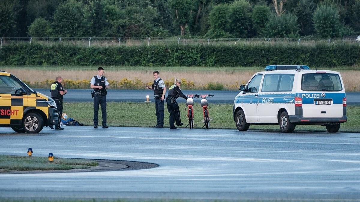 La policia d'Hamburg deté l'home armat que ha obligat a tancar l'aeroport i allibera la seva filla