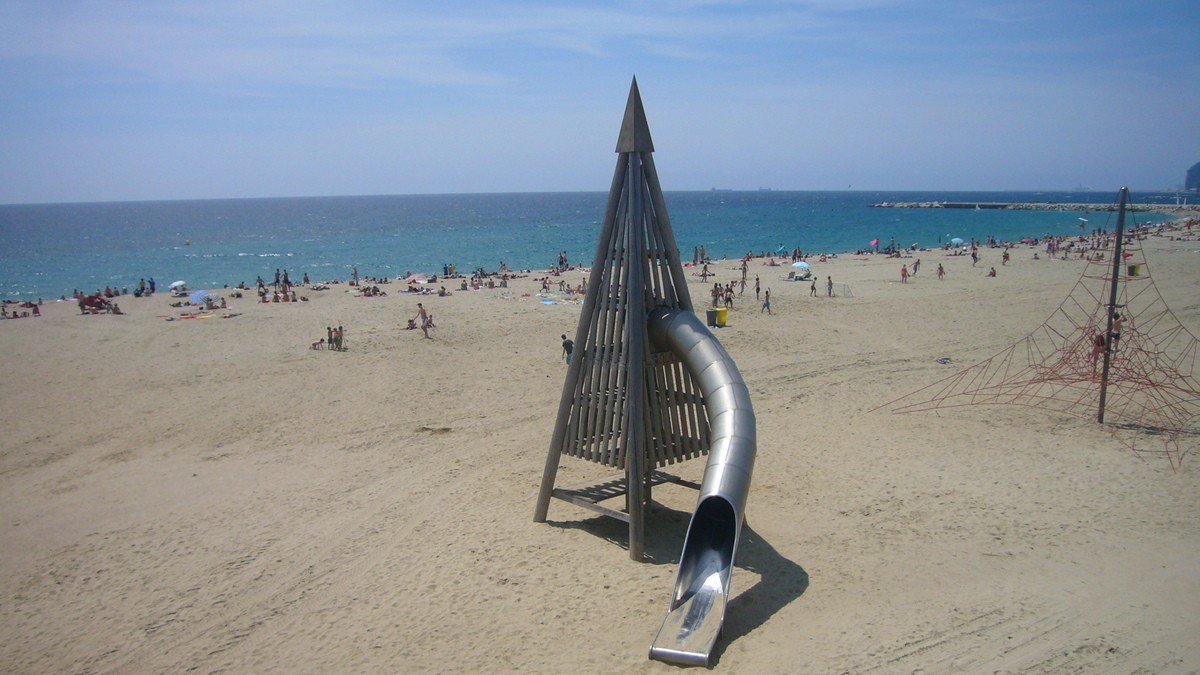 La platja de la Nova Mar Bella de Barcelona - Wikimedia Commons