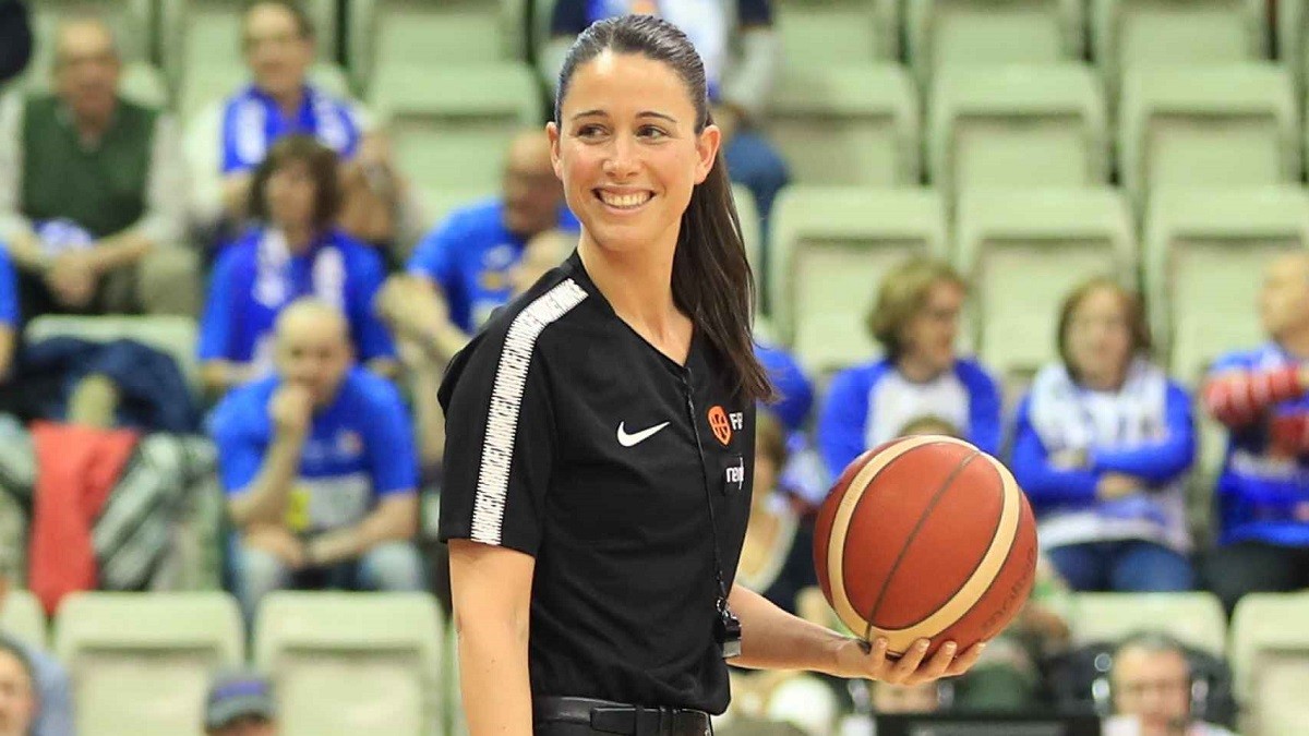Insults masclistes a una àrbitra en un partit de bàsquet del Girona a Lleó