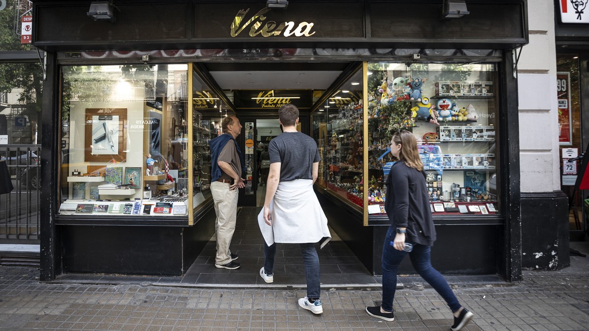  La botiga Viena oberta des de 1929 - Hugo Fernández 