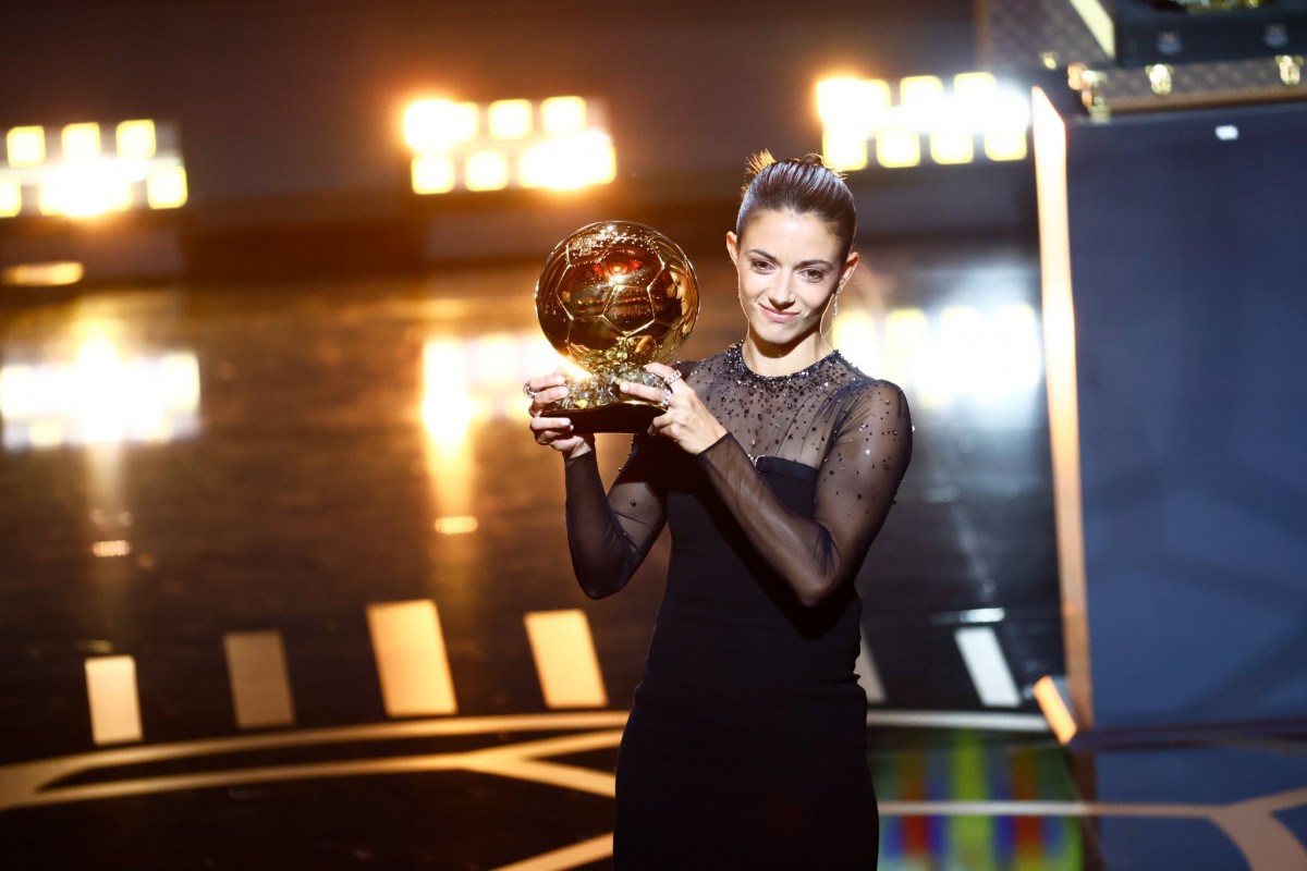 De la Masia al tron mundial: Aitana Bonmatí aconsegueix la seva primera Pilota d'Or