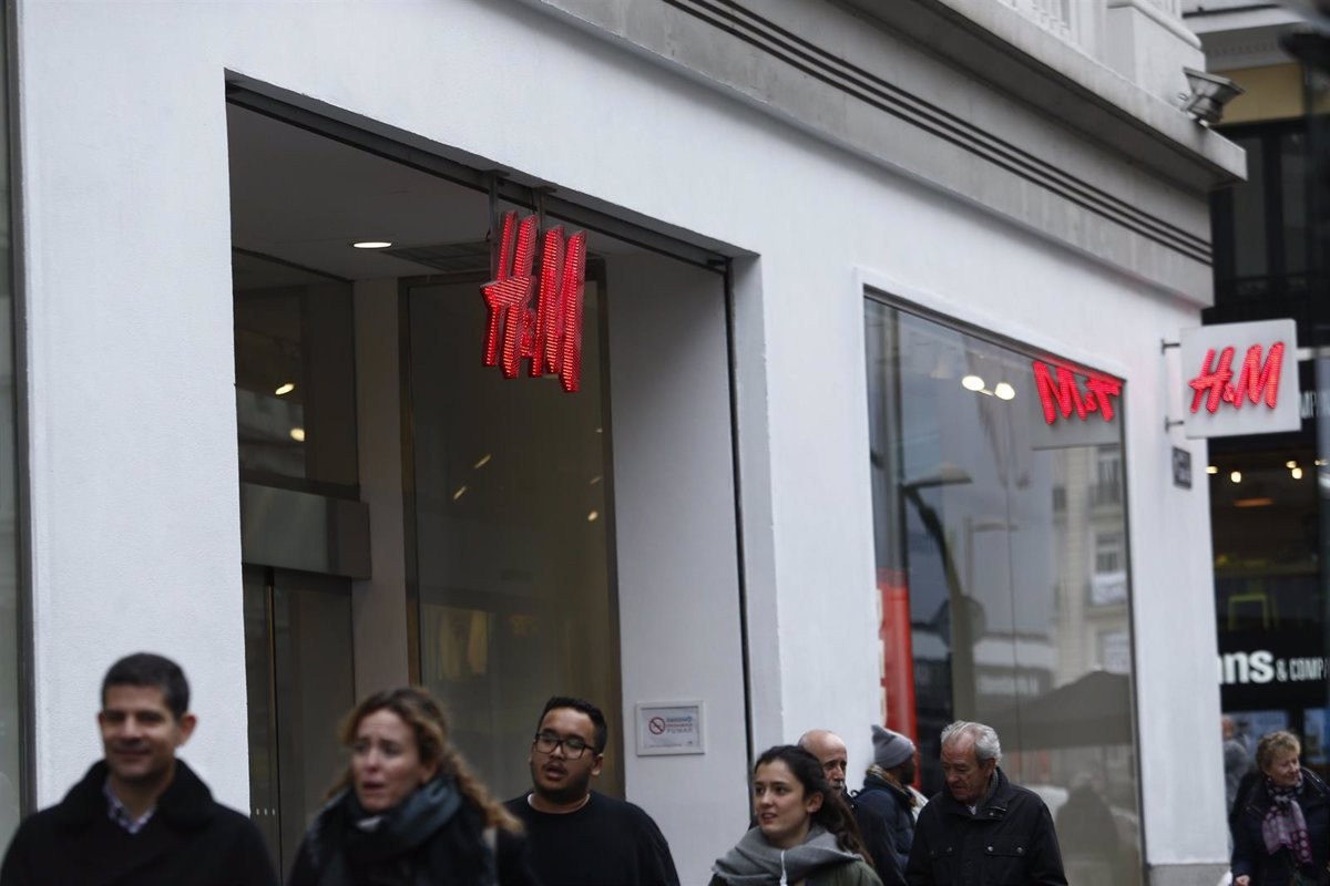 Convocada una vaga de 24 hores a les botigues H&M de tot el país: coincideix amb Nadal i el Black Friday 