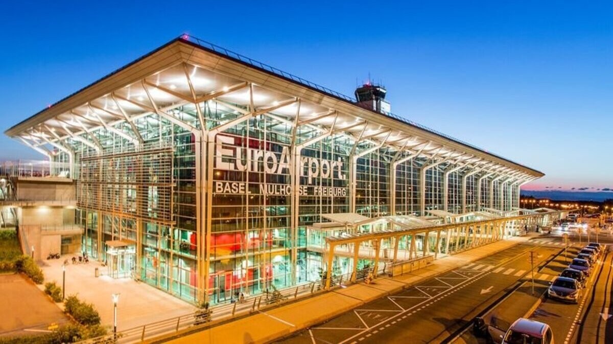 Desallotgen l'aeroport de Basilea per una amenaça de bomba