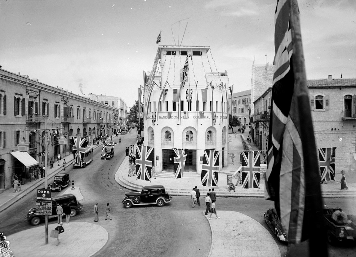 Vista de Jerusalem, durant la celebració de la victòria aliada a la Segona Guerra Mundial, en ple mandat britànic sobre Palestina - Wikimedia Commons