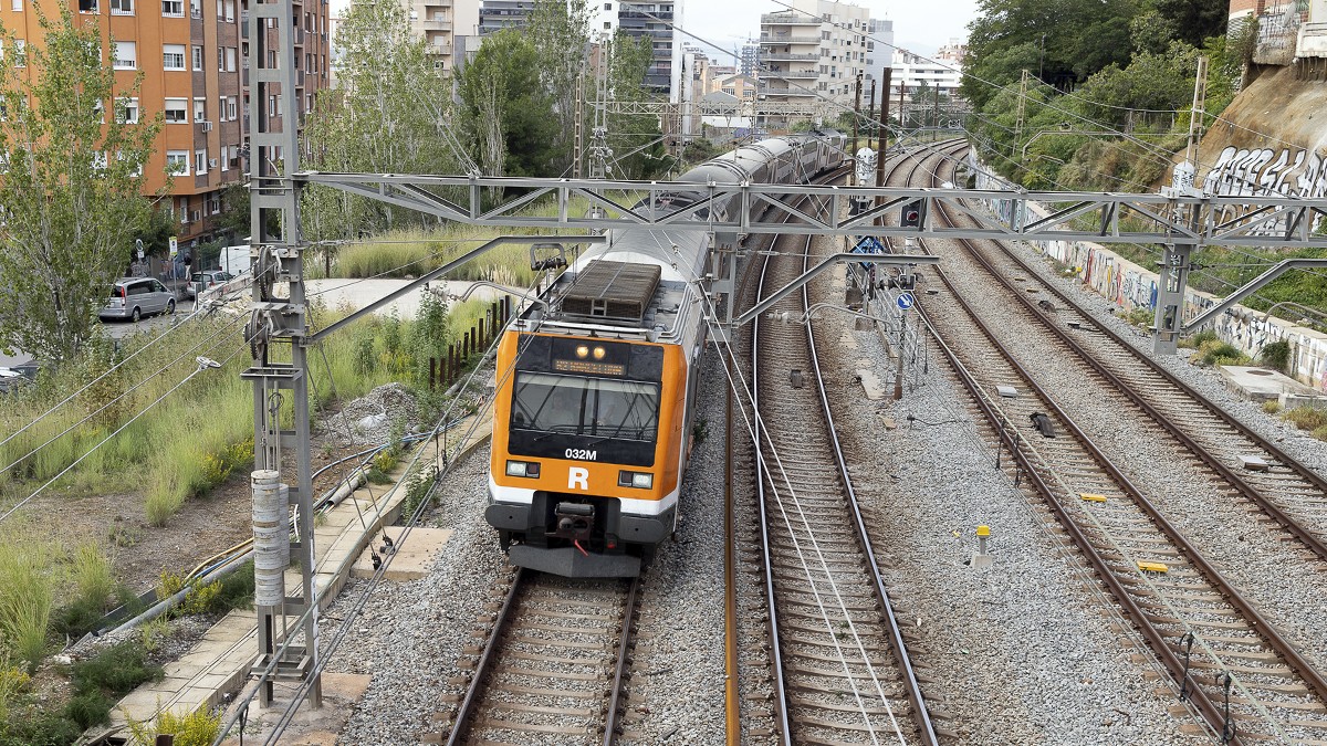 Tallada la circulació de l'R3 per robatori de cable