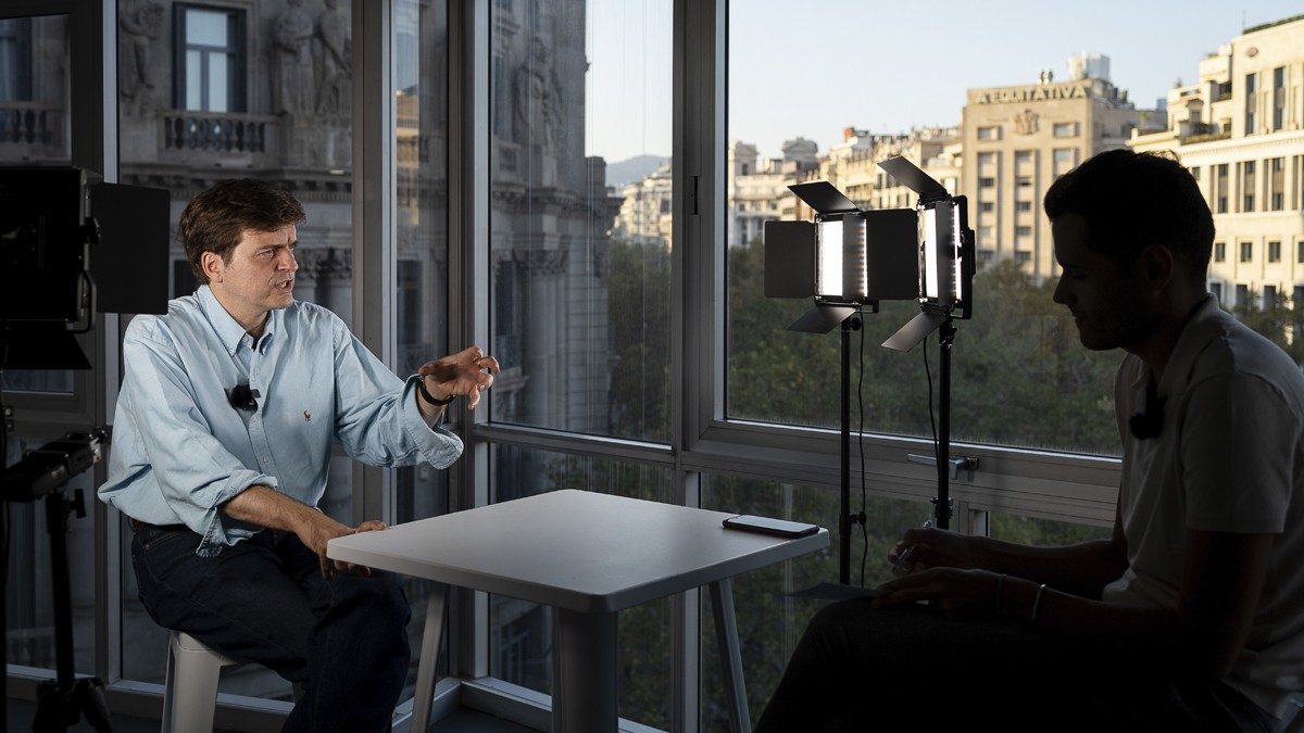 Marc Giró durant l'entrevista amb Nació - Hugo Fernández 