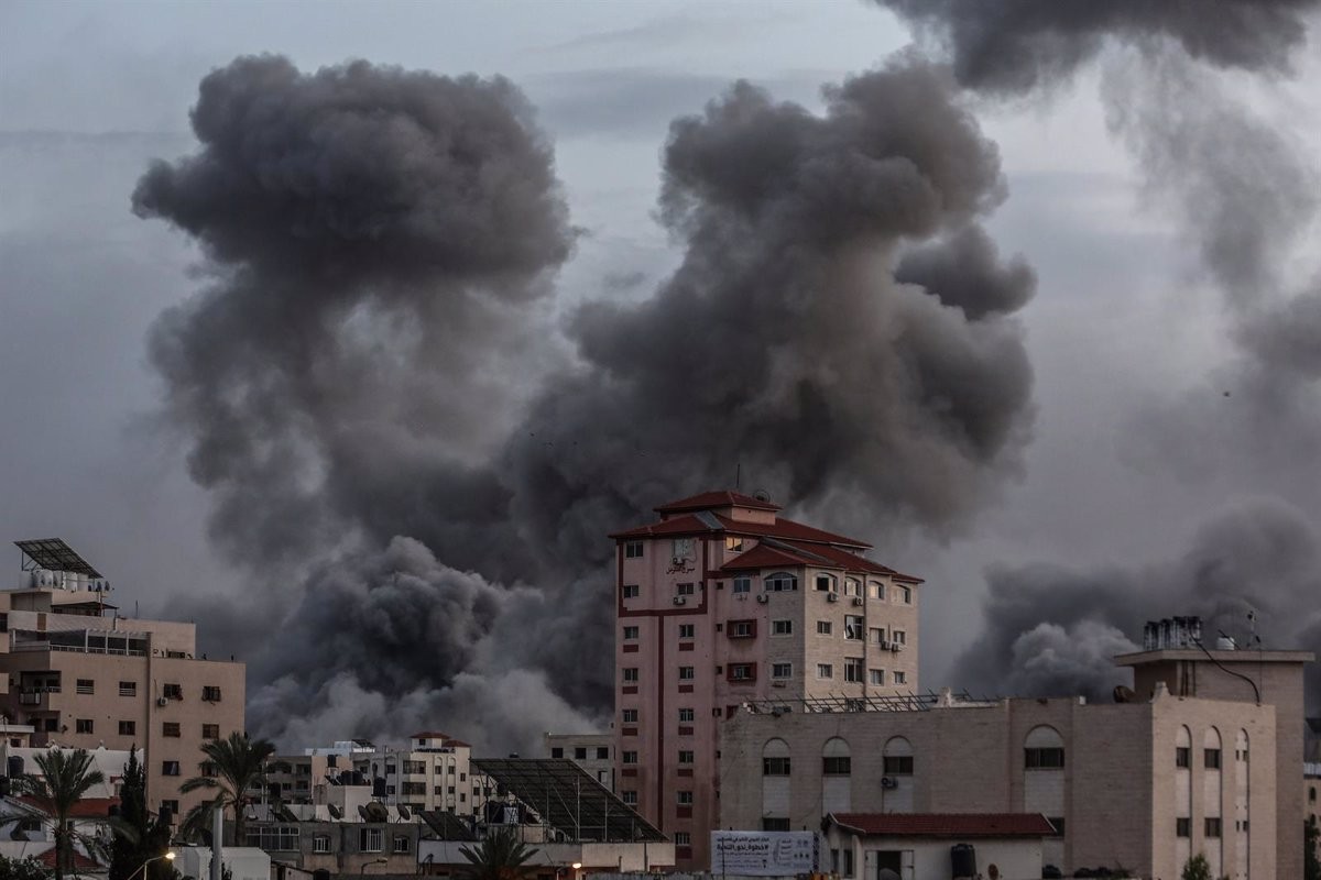 Israel tem un nou front amb el Líban mentre prepara la invasió de Gaza