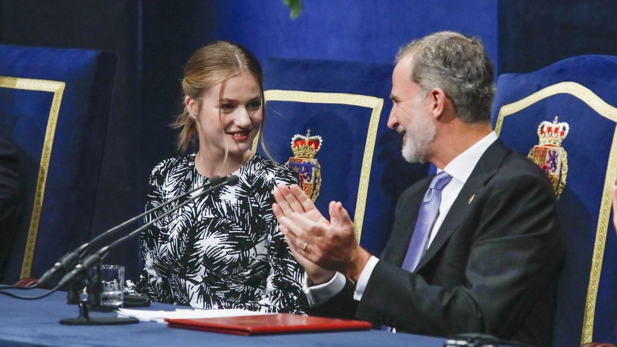 El govern espanyol reforça el seu compromís amb la monarquia en plenes negociacions d'investidura