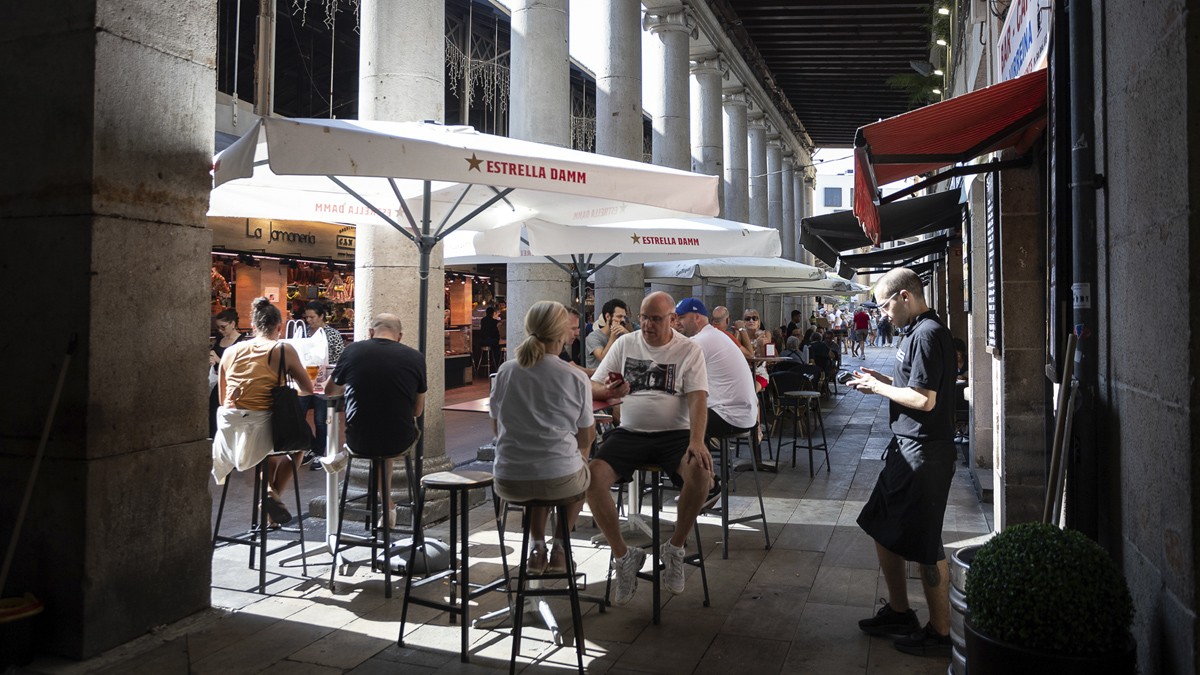 Barcelona arriba al màxim històric de llicències de terrasses a bars i restaurants