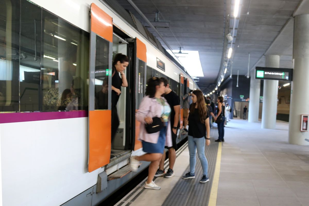 Tres incidències compliquen la mobilitat a Rodalies aquest dilluns