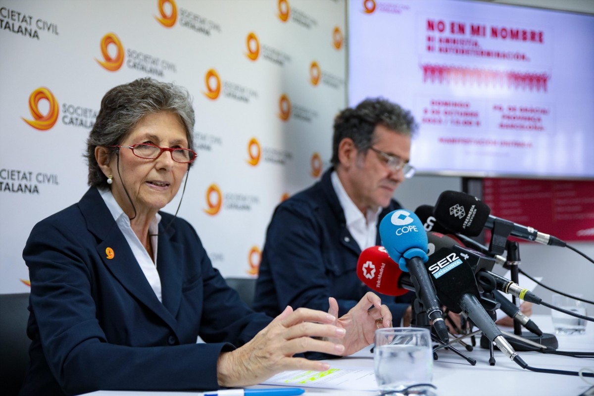 Elda Mata i Ãlex Ramos, de SCC, en roda de premsa - Kike Rincón / EP