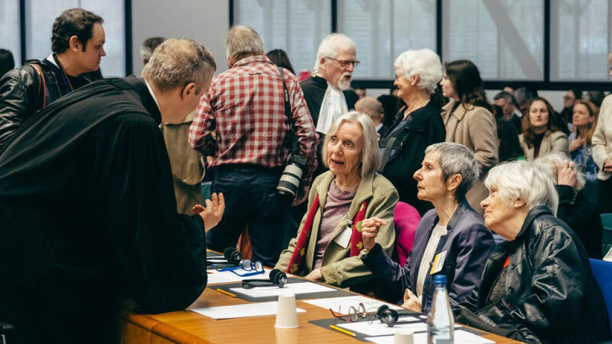 Demanda de l'entitat de dones grans al TDEH - Greenpeace Media