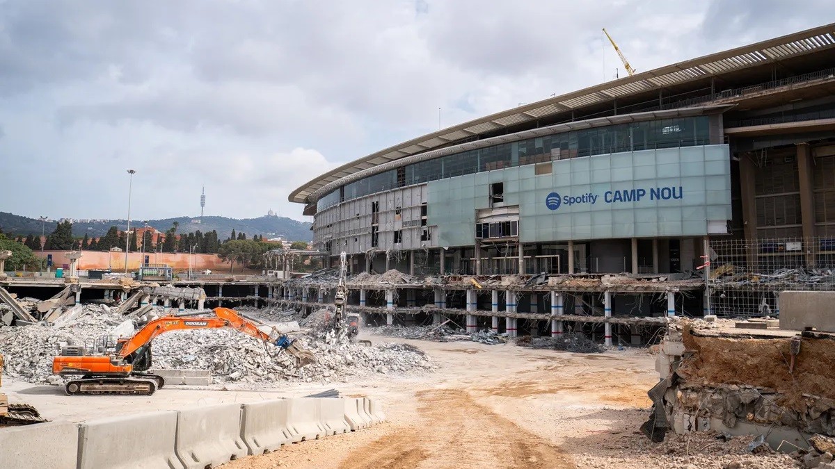 L'Ajuntament multa el Barça per obres al Camp Nou fora de l'horari permès