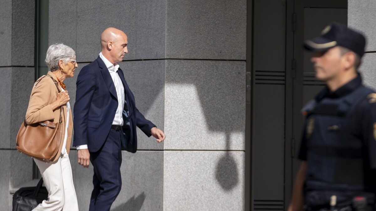 Rubiales serà detingut el 6 d'abril quan trepitgi territori espanyol