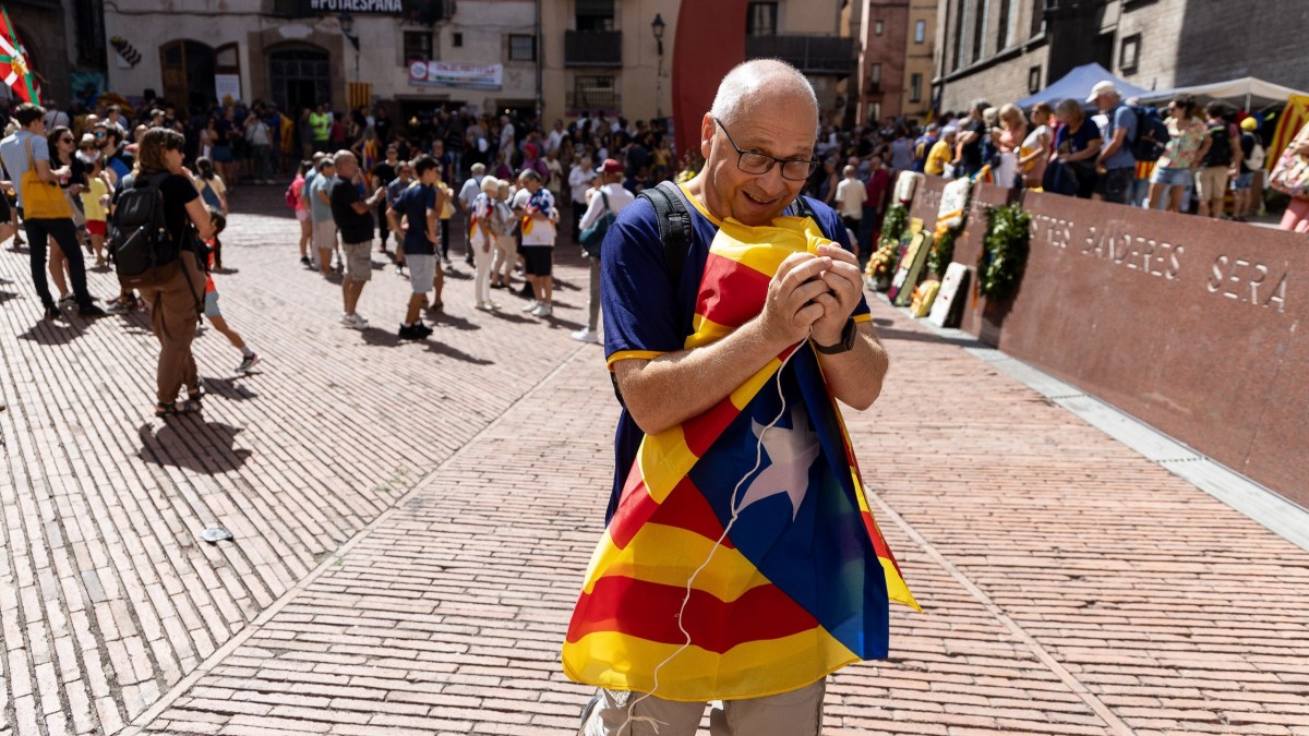 El Fossar de les Moreres beneeix la via de l’amnistia