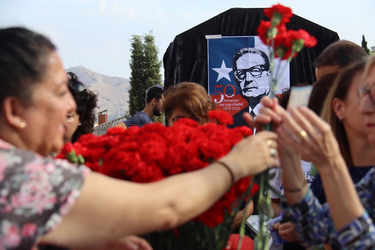 La comunitat xilena a Barcelona commemora la figura del president Allende