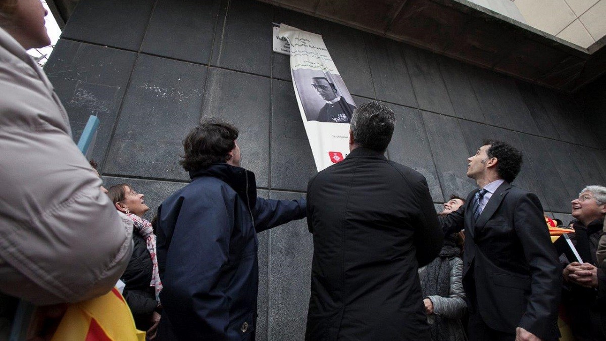 Denuncien que Barcelona evita restituir la placa dedicada al creador de l'estelada