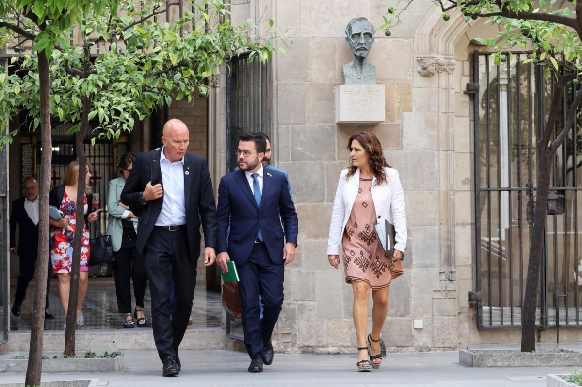 El Govern celebra que «ara sí» Puigdemont i Junts se sumin a la via de la negociació