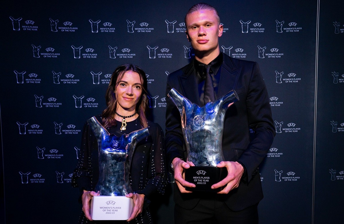 Haaland felicita Aitana Bonmatí pel premi de la UEFA... en català