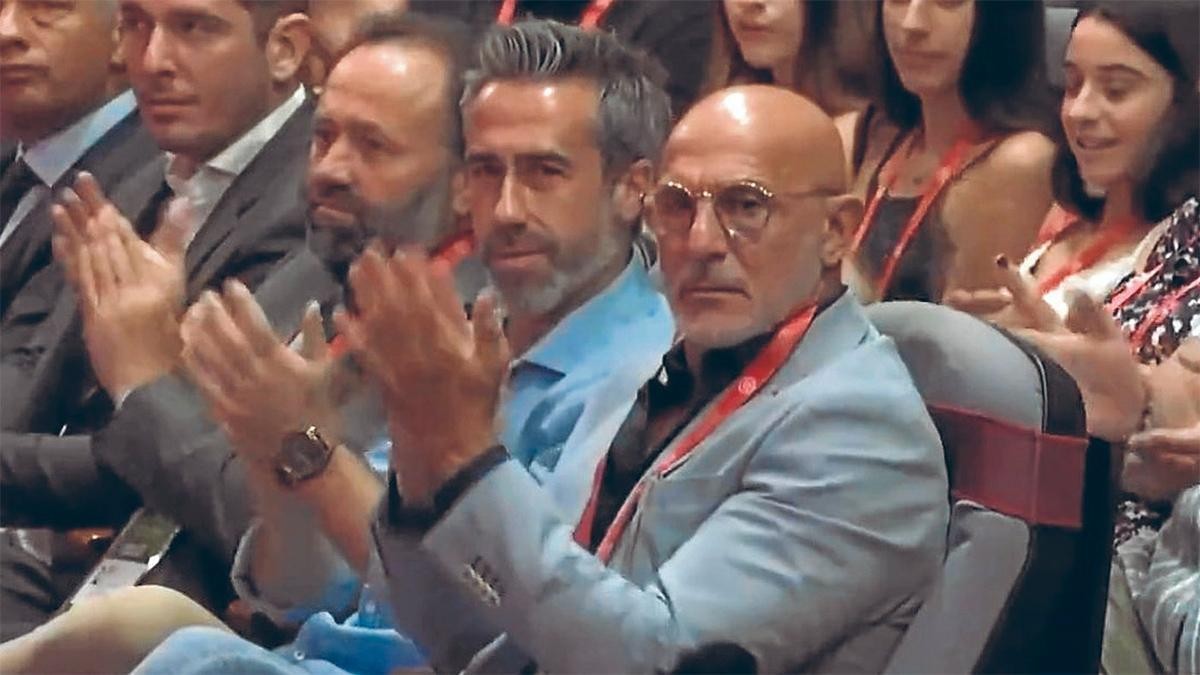Luis de la Fuente es disculpa pels aplaudiments a Rubiales: «No em reconec»