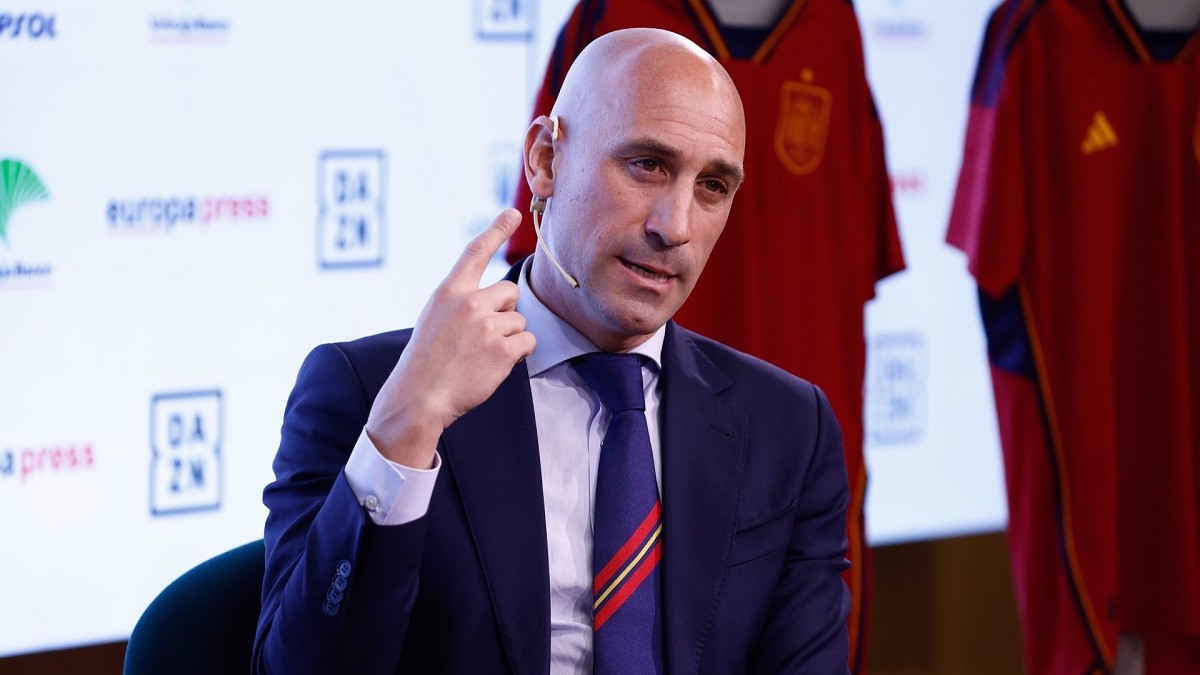 La Fiscalia demana dos anys i mig de presó per a Rubiales pel petó a Hermoso