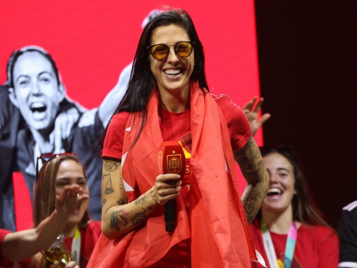Jenni Hermoso es pronuncia després del petó forçat: «Cal adoptar mesures exemplars»