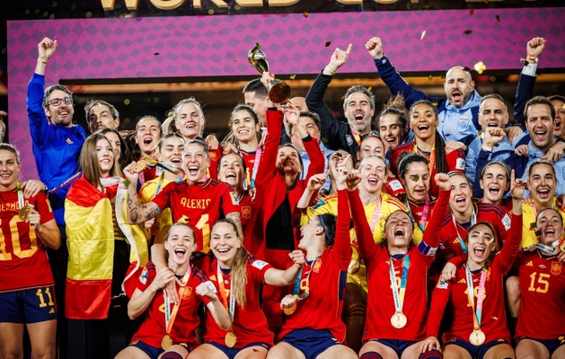 Per què no hi havia els reis d'Espanya i Anglaterra a la final del mundial?