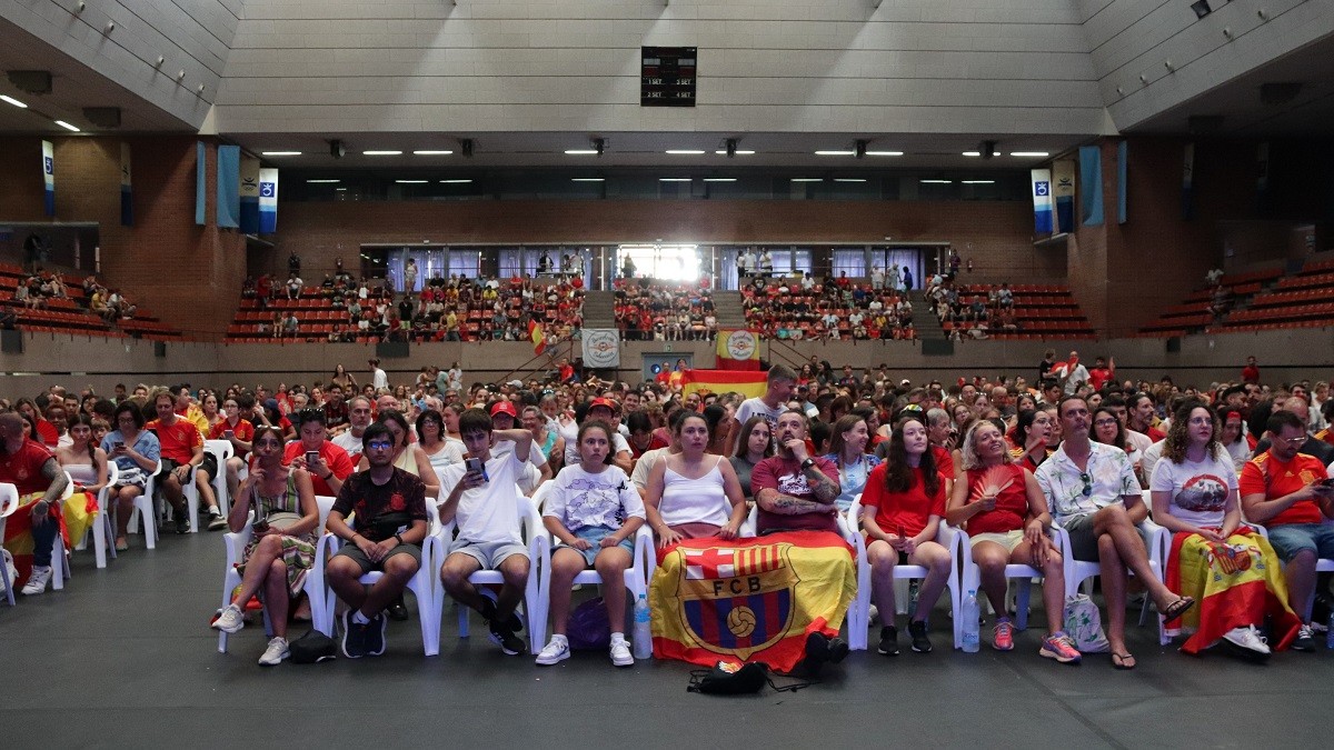 Els Mossos forcen un desnonament de 26 persones a Barcelona i detenen un veí