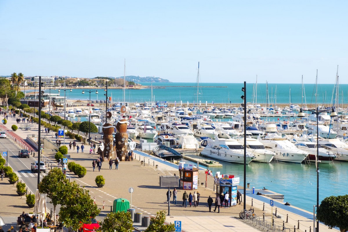L'Ajuntament de Cambrils clama convertir els llocs dels atemptats del 17-A en «artèries de vida»
