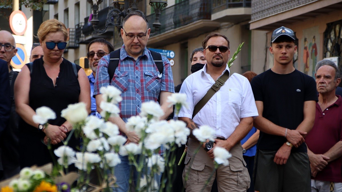 La Rambla recupera el record a les víctimes del terror del 17-A