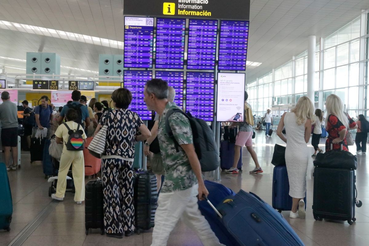 Els vigilants de seguretat desconvoquen la vaga a l'aeroport del Prat 