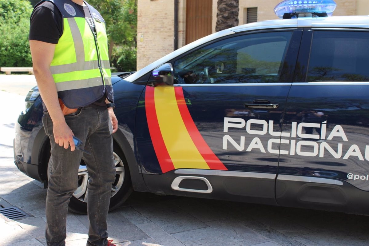 Detingut a Barcelona «un perillós fugitiu» que obligava dues menors a tenir sexe entre elles a Bucarest